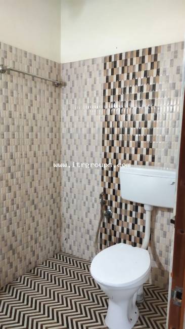 2 BHK SEMI FURNISHED APARTMENT FOR RENT{1081}